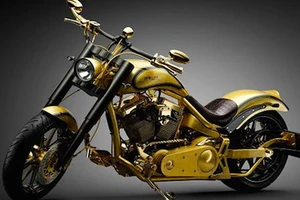 Xe máy mạ vàng, đính kim cương đắt nhất thế giới 
