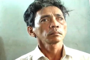 Khởi tố vụ án chồng đâm chết vợ giữa đường