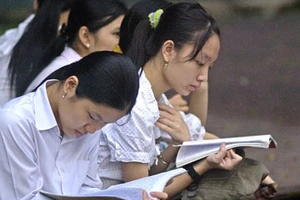 Đại học 'tung chiêu' hút sinh viên giỏi