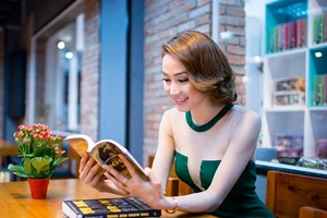 Ngân Khánh áp lực vì thế chỗ Diễm Hương 