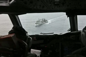 Bắt đầu dò tìm máy bay MH370 trong lòng biển