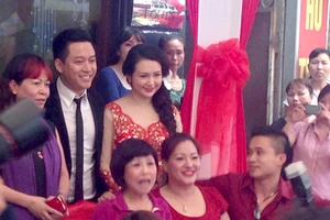 Ca sĩ Tuấn Hưng hỏi cưới hot girl Hà Nội