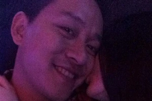 Tuấn Hưng tung ảnh bên vợ đêm tân hôn