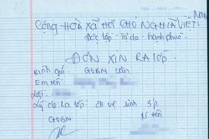 Học sinh muốn đi vệ sinh phải… làm đơn