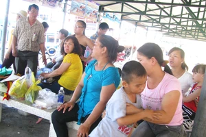 Khách du lịch vì bị lừa đi tour bằng miệng