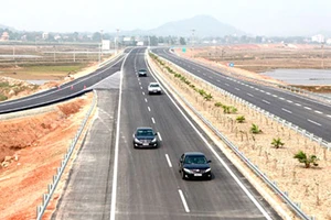 Lưu thông an toàn trên đường cao tốc