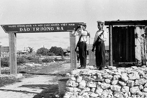 Bộ ảnh vô giá về cuộc sống và chiến đấu ở Trường Sa năm 1988