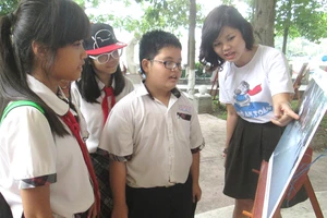 Học sinh lớp 6 đạt giải nhất ảnh Đi bộ an toàn