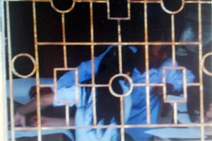 Cuộc gọi lúc nửa đêm của thầy Khoa lên Bộ Giáo dục