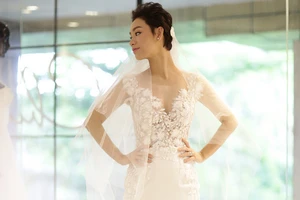 Trà My Idol thử váy cưới 200 triệu đồng