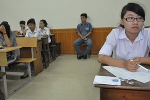 Tuyển sinh ĐH: Lộn xộn quy định môn thi chính
