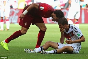 Thomas Mueller nói gì sau tình huống gây tranh cãi với Pepe?