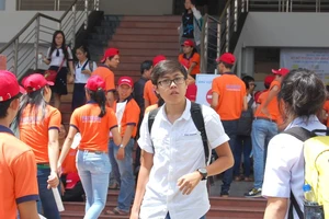 Gợi ý đáp án môn Anh văn và Hóa học