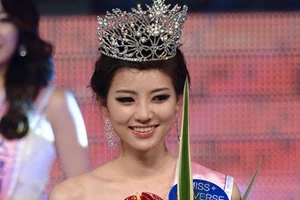 Tân Hoa hậu Hàn Quốc bị nghi ngờ phẫu thuật thẩm mỹ