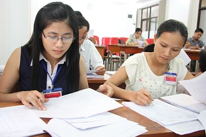 Chấm thi Đại học 2014: Thuận lợi cho việc có nhiều mức xét tuyển 