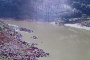 Sông ngòi qua ống kính của người dân