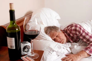 Thuốc không được dùng với rượu bia 