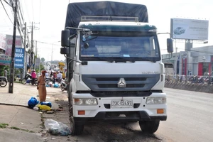 Nam thanh niên chết thảm dưới bánh xe tải