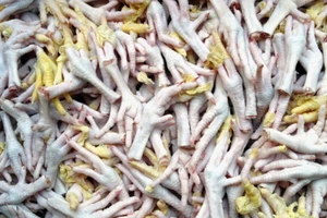 Trung Quốc: Tịch thu 30.000 tấn chân gà nhiễm hóa chất