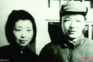 Trung Quốc công bố loạt ảnh cha con ông Tập Cận Bình