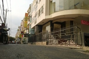 Thiếu tá quân đội rơi từ trên cao xuống đất tử vong