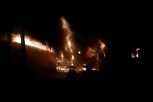 Lửa cháy ngùn ngụt trong đêm tại khu chế xuất Linh Trung