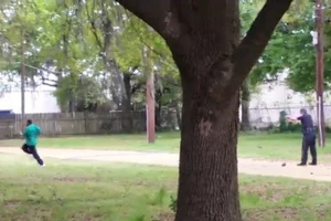 Clip cảnh sát Mỹ bắn chết người da đen gây phẫn nộ