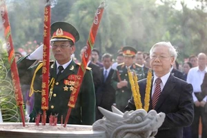 Lãnh đạo Đảng, Nhà nước viếng nghĩa trang liệt sĩ TP.HCM