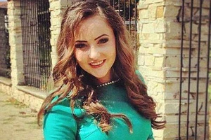 Nữ sinh bốc cháy vì điện cao thế khi đang chụp ảnh selfie