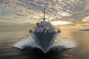 Cận cảnh chiến hạm Mỹ vừa tuần tra trên Biển Đông