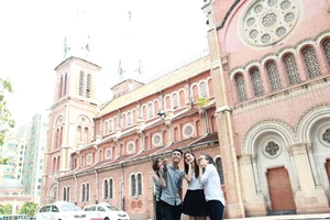 Ngắm hình ảnh nhà thờ Đức Bà trước ngày trùng tu