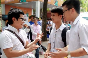 Video: Đề Sử dễ, thí sinh vui ra mặt