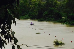 Hải Phòng: Huyện Cát Hải bị cô lập vì mưa lũ