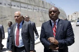 Bạn thân Nelson Mandela tranh cử chủ tịch FIFA