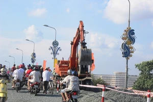 Cần Thơ: Chính thức cấm ô tô qua cầu Quang Trung