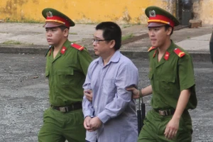 Thư ký tòa lãnh bảy năm tù vì 'chạy án'