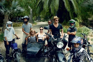 Gia đình Angelina Jolie - Brad Pitt và những khoảnh khắc ngọt ngào