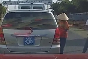 Cần Thơ: Xe công bị dàn cảnh lấy trộm tài sản là của quận