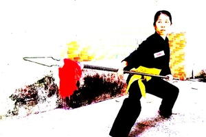 Một cô gái đánh cọp ngay lễ mở chợ Bến Thành 1914