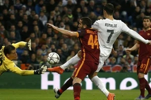 Real Madrid, Wolfsburg giành vé vào tứ kết Champions League