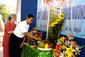 Công dân huyện đảo Trường Sa dâng hương tưởng nhớ vua Hùng