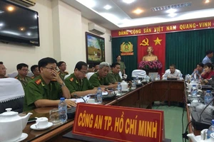 Clip Tướng Phan Anh Minh và CATP họp báo vụ quán 'Xin Chào'