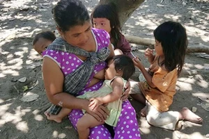 Cận cảnh cuộc sống của 7 đứa trẻ ‘người rừng’ ở Bình Thuận