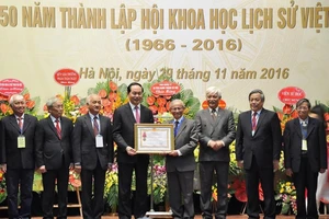 Phải hoàn thành việc biên soạn bộ Quốc sử Việt Nam