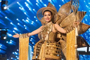 Trang phục dân tộc của Lệ Hằng được CNN khen ngợi