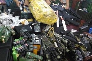 Triệt phá đường dây bán súng, kiếm quy mô lớn ở TP.HCM