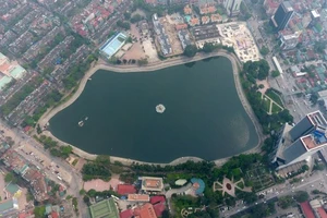 Clip: Hồ Thành Công Hà Nội nhìn từ trên cao