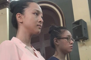 Hoa hậu Phương Nga cảm ơn nhưng không trả lời luật sư