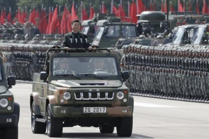 Ông Tập Cận Bình giám sát cuộc diễu binh ở Hong Kong