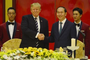 Chủ tịch nước chiêu đãi Tổng thống Mỹ Donald Trump